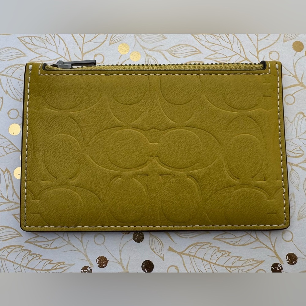 Coach Zip Card Case in Signature Leather Wallet C9993